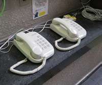 Foto:Telefones públicos instalados em caráter especial