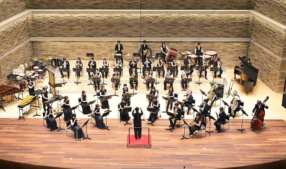 バンドフェスティバルで演奏するNTT西日本中国吹奏楽クラブ