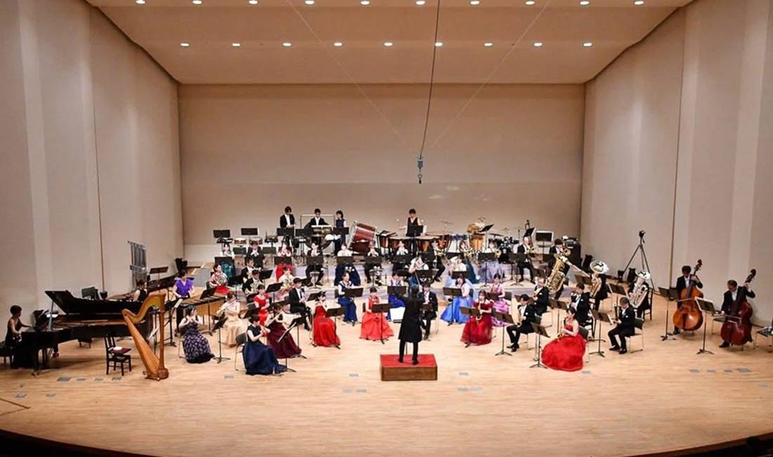 NTT西日本中国吹奏楽クラブ、バレンタインコンサートのステージ