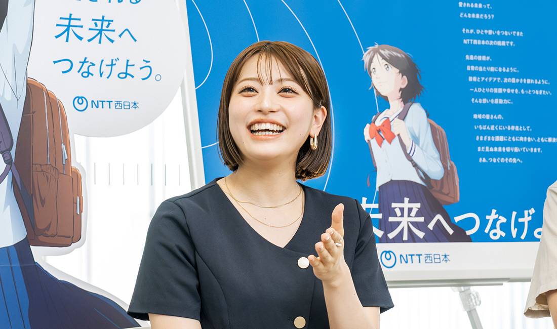 笑顔で話す松浦さん