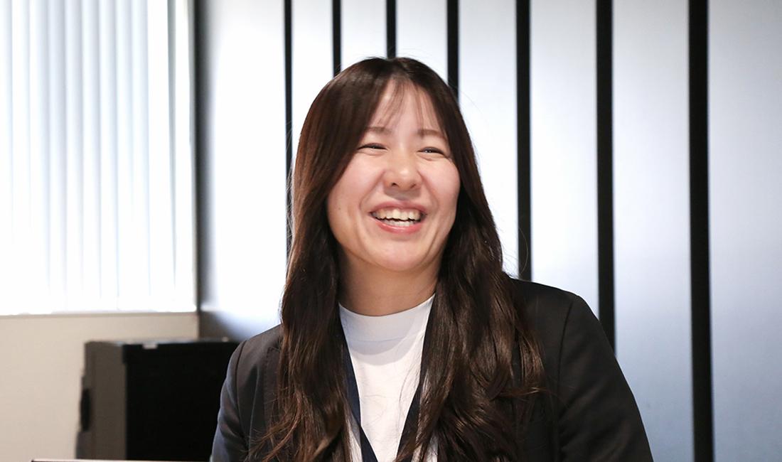 取材に応じる井村さん