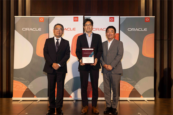 「Best Enablement Partner of the Year」授賞式の写真