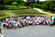 東山植物園「花いっぱいプロジェクト」夏花壇づくり