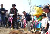 Commemorative Event for Hitting 10,000 Participants in 30 Prefectures for the Midori Ippai Project