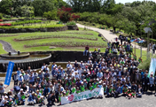 Higashiyama Zoo and Botanical Gardens Flower Field "Hana Ippai Project" (Making of Summer Flowerbeds)