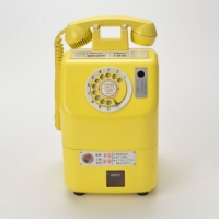 写真：1979（昭和54）年 卓上形黄電話機