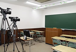 映像授業コンテンツを撮影するための教室のセット